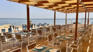 Terraza bahía Marambay